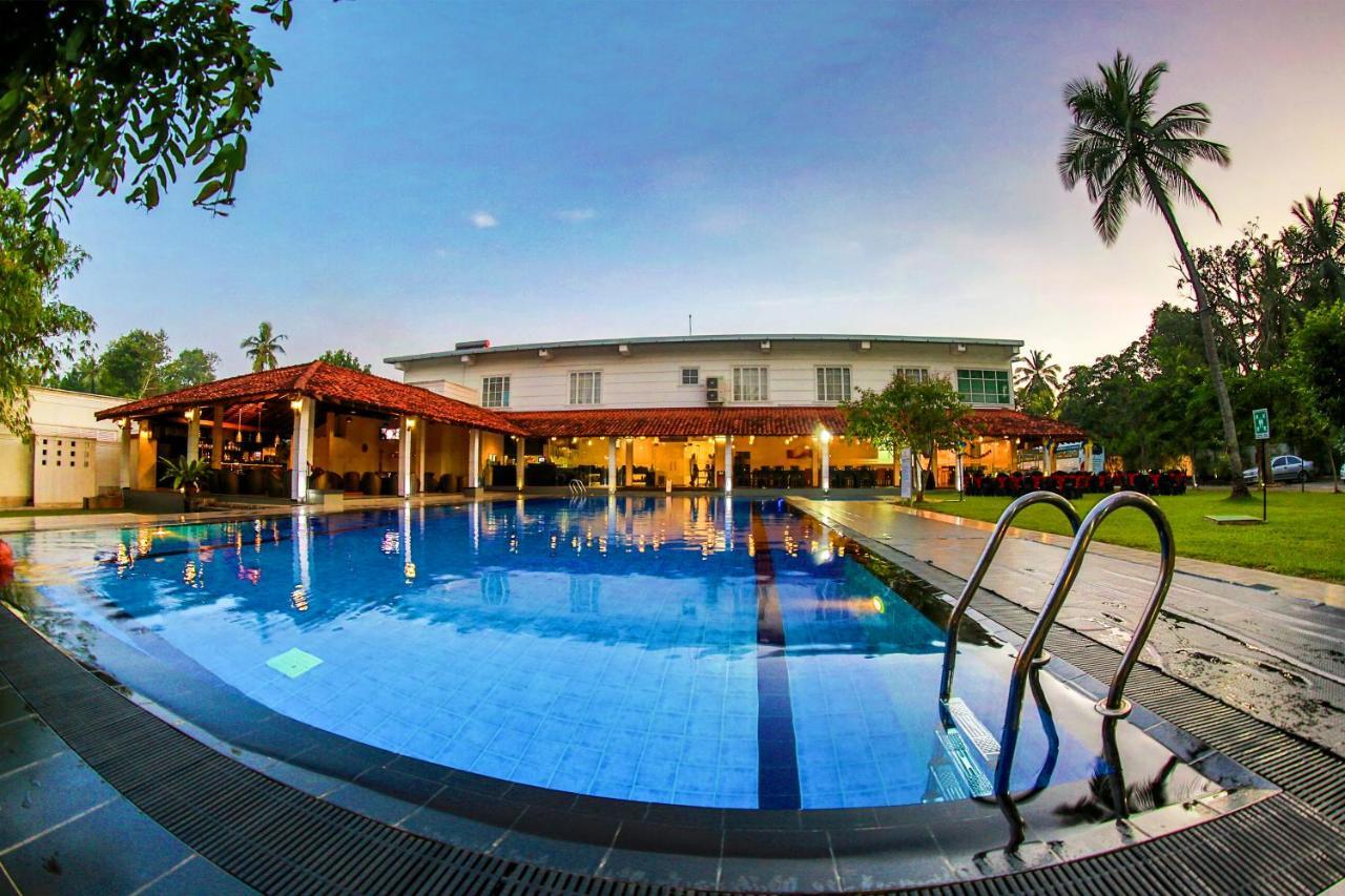 The Covanro Airport Hotel - Katunayake Гампаха Экстерьер фото