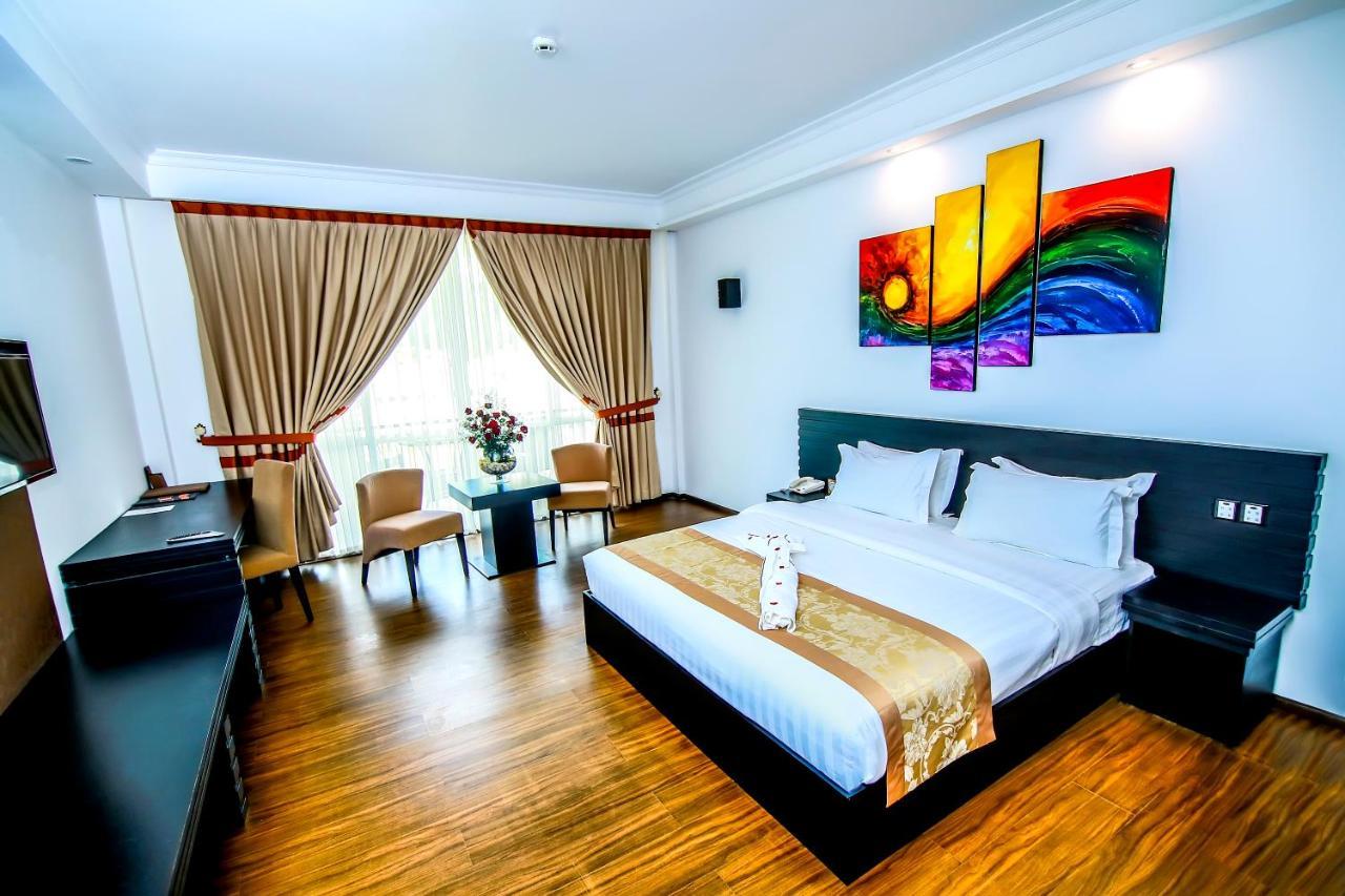 The Covanro Airport Hotel - Katunayake Гампаха Экстерьер фото