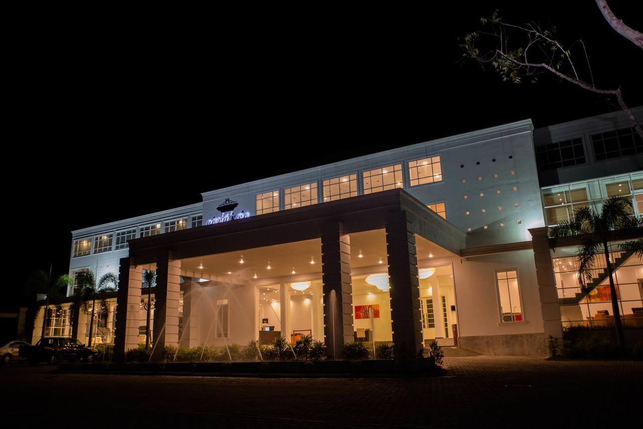 The Covanro Airport Hotel - Katunayake Гампаха Экстерьер фото